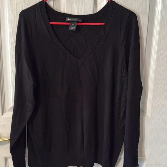 Lane Bryant Black V-Neck Sweater - Picture 1 of 1